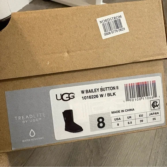 Authentic UGG Bailey Button ll Black Suede Fur Boots - Picture 5 of 7